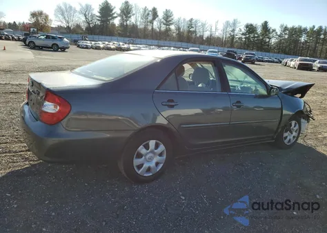 2002 Toyota Camry Le z USA, uszkodzony, nr VIN 4T1BE32K52U601048